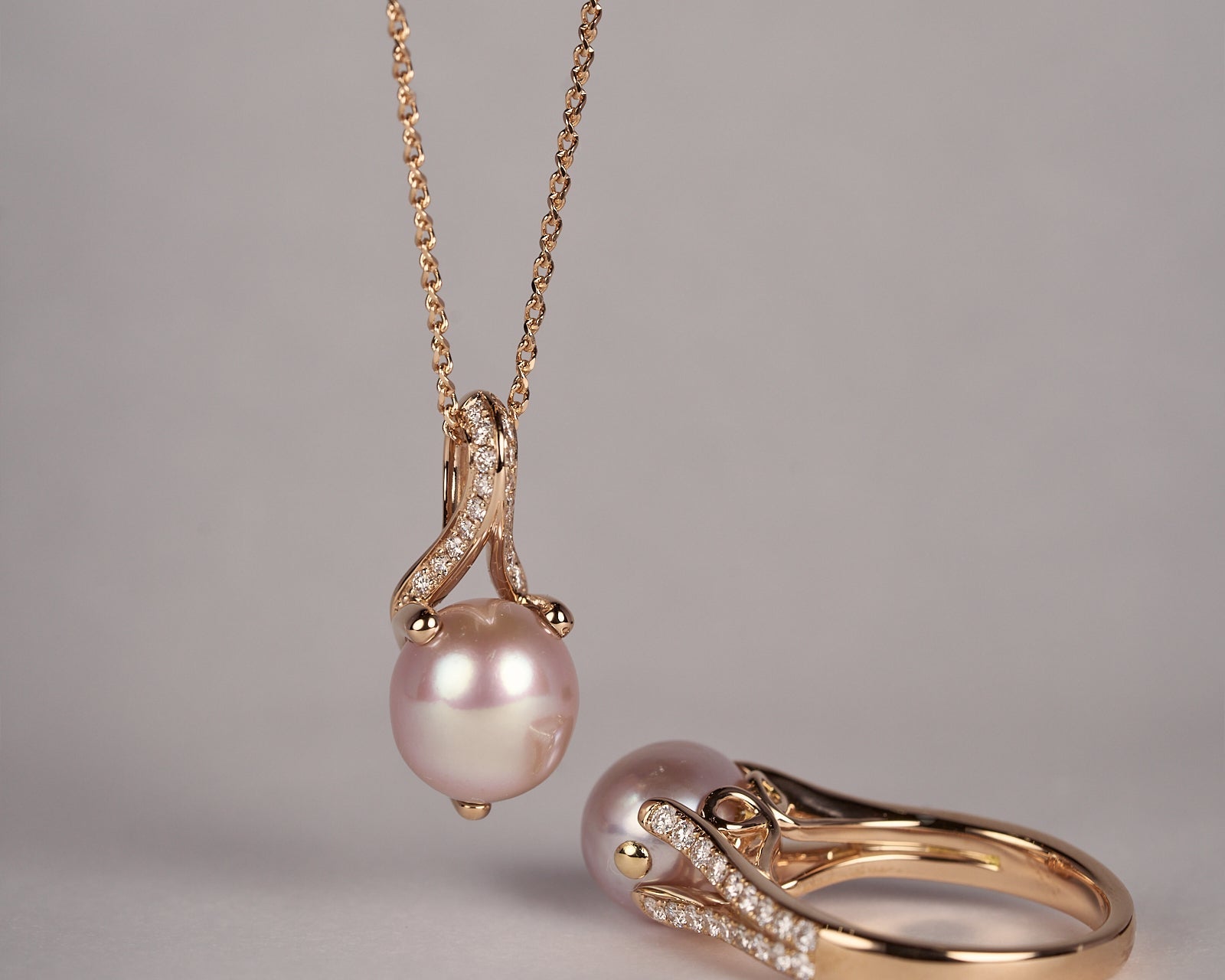 リフォーム後のパールリングとネックレス