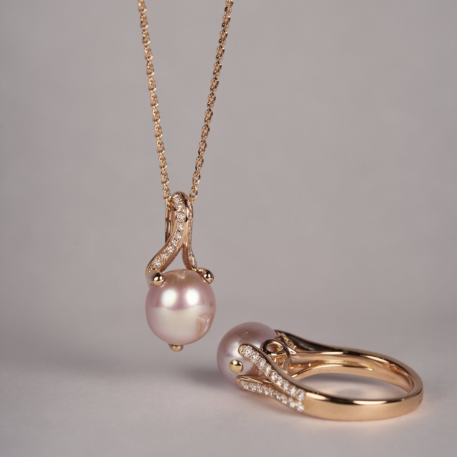 リフォーム後のパールリングとネックレス