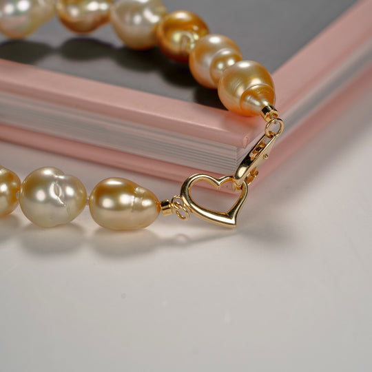 完成したマルチカラーの南洋バロックパールブレスレット