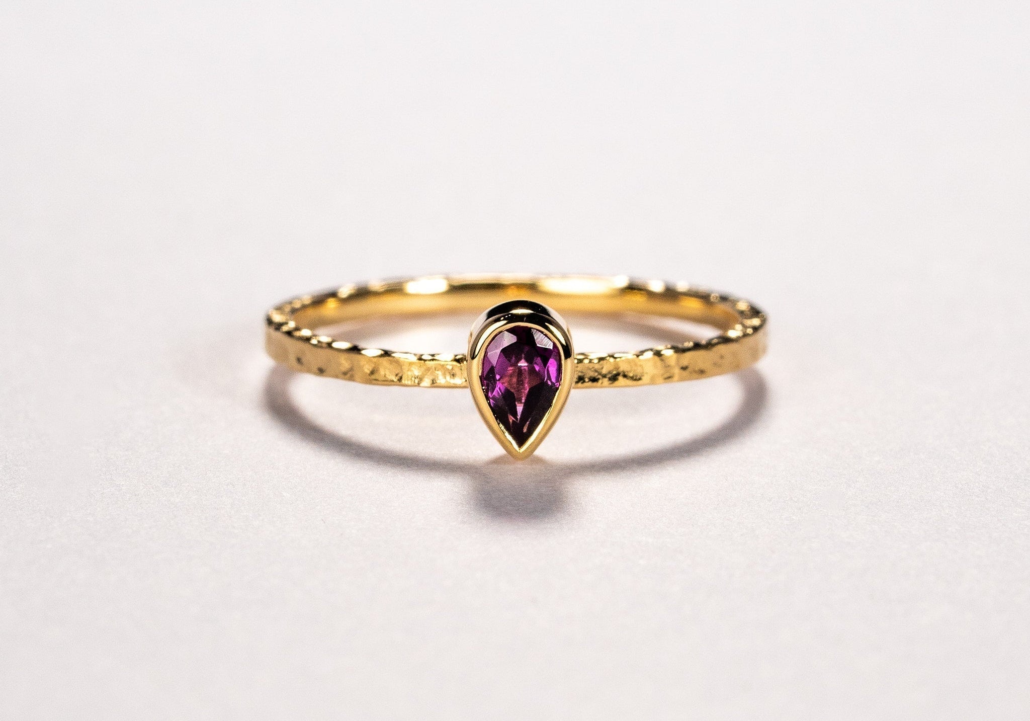 完成したロードライトガーネットリング