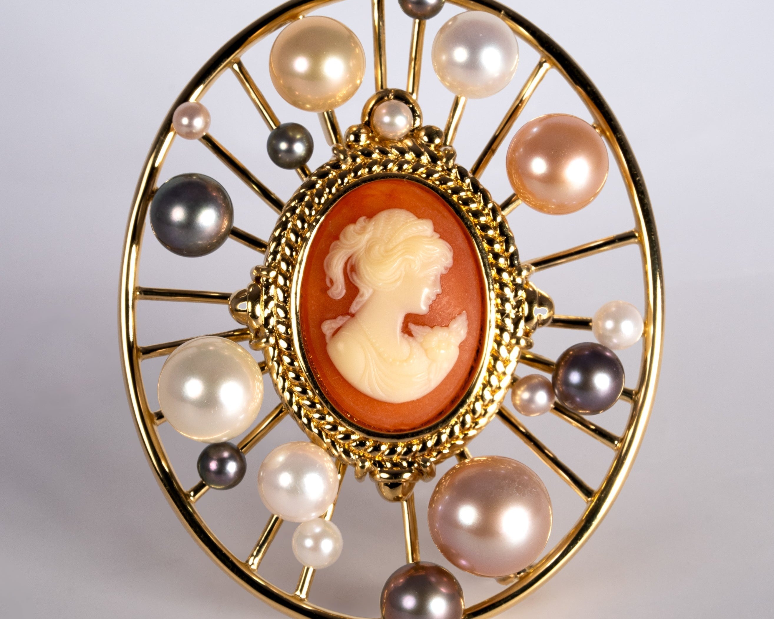 リフォーム後のカメオブローチ