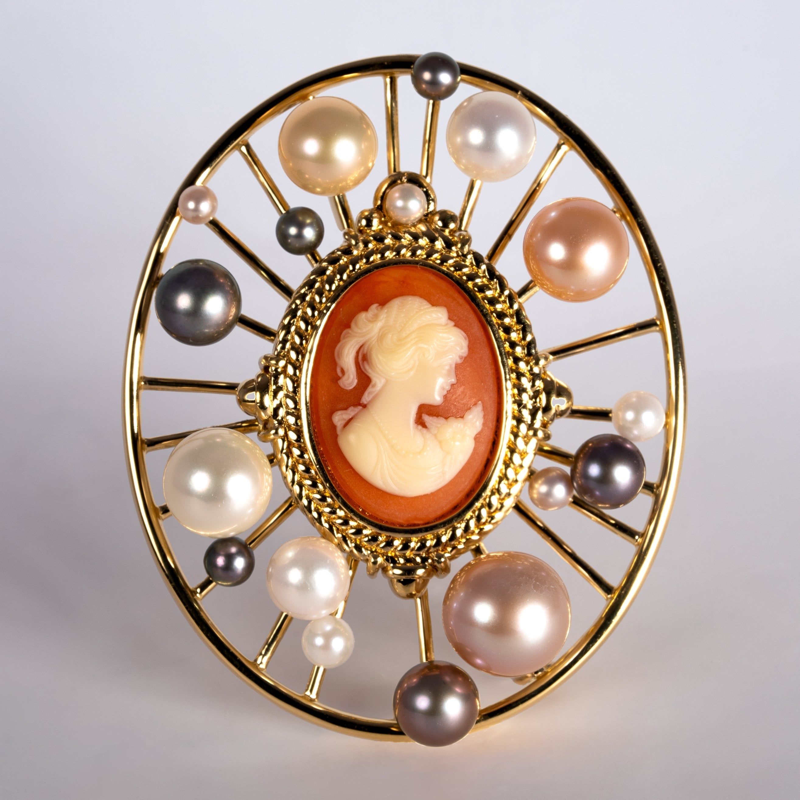 リフォーム後のカメオブローチ