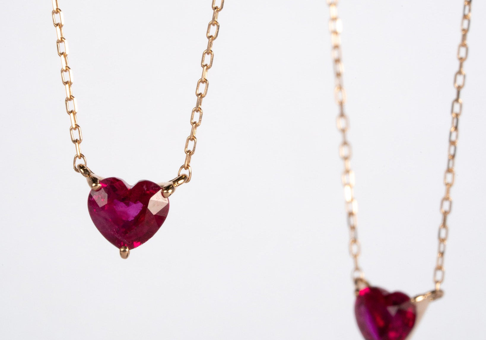 ハートシェイプのルビーネックレス
