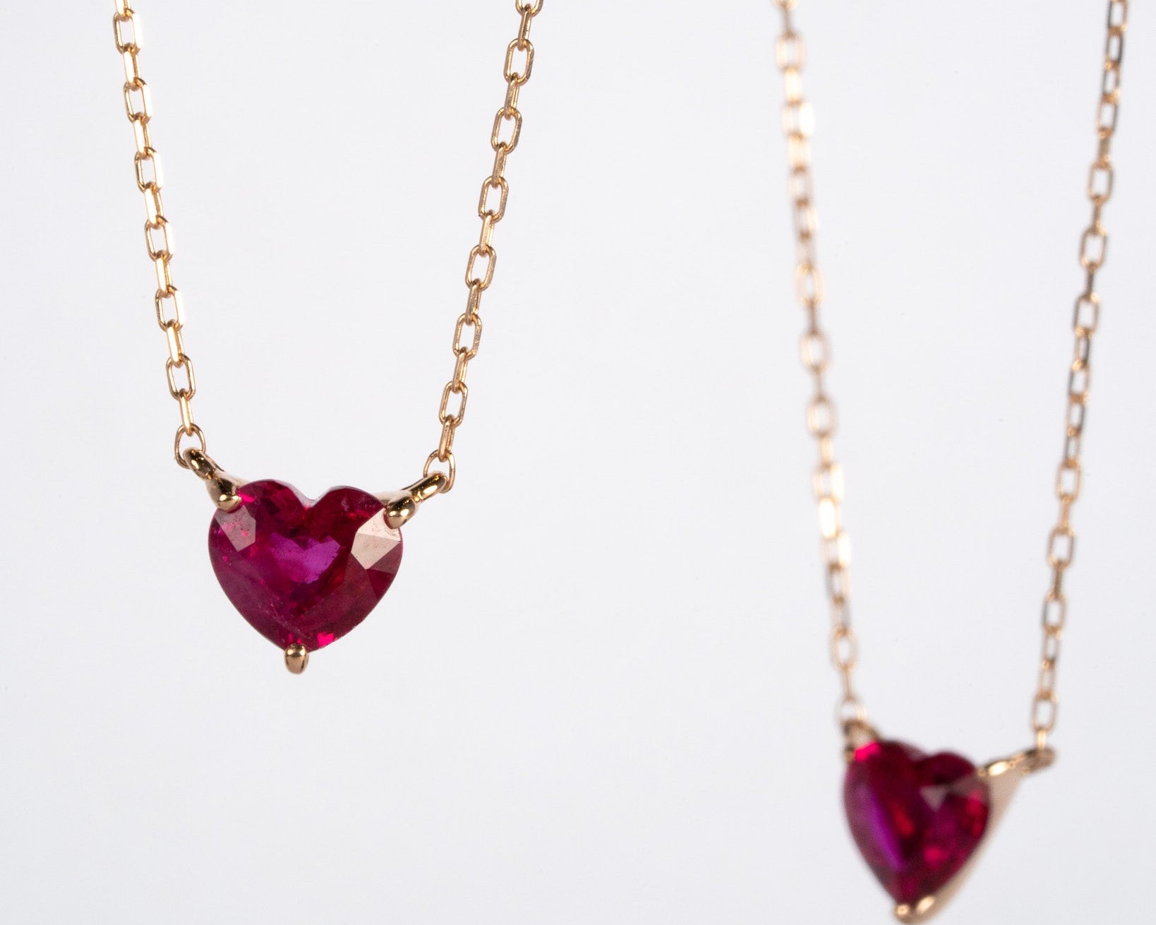 ハートシェイプのルビーネックレス