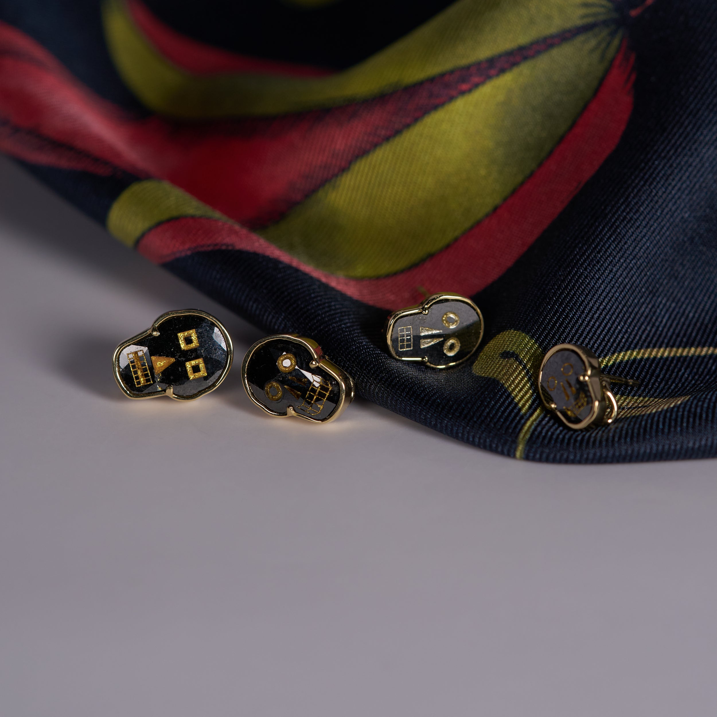 【 ハロウィン限定 】2way ブラックダイヤモンド スカルピアス