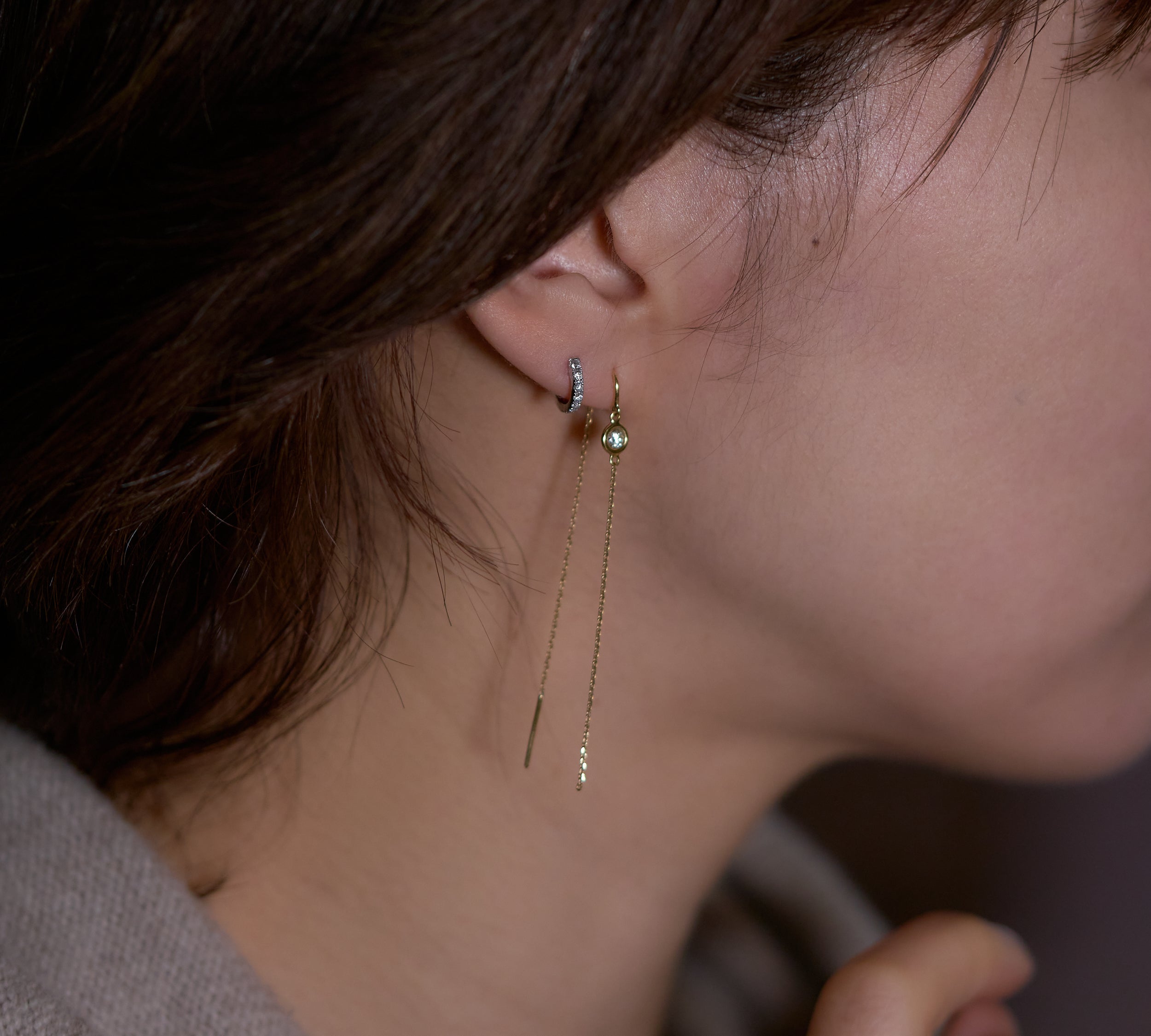 440 Basic 一粒ダイヤモンド チェーン ピアス 着用イメージ