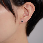 440 Basic ダイヤモンド ピアス バゲット 着用イメージ