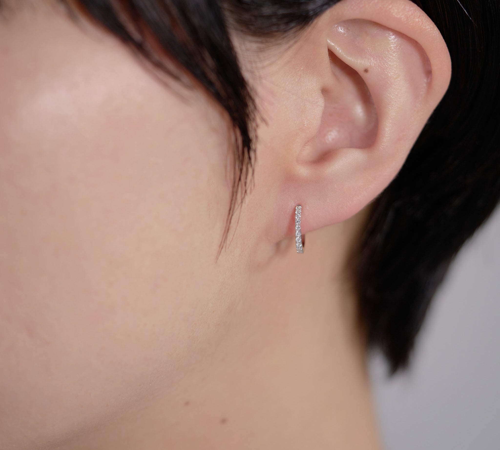 440 Basic ダイヤモンド フープピアス 12mm 着用イメージ