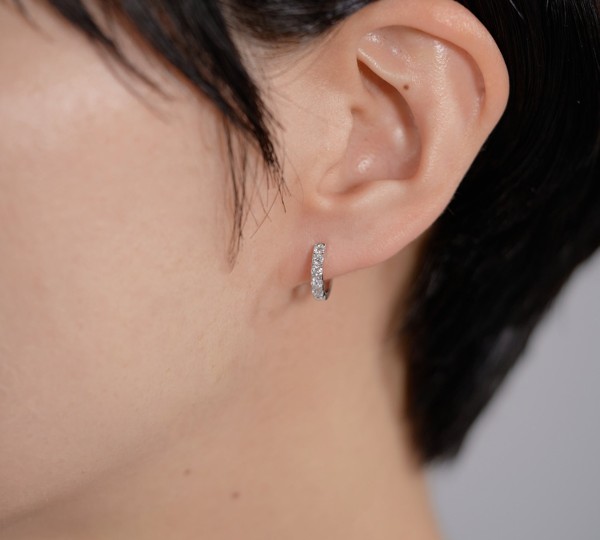 440 Basic ダイヤモンド フープピアス 12mm 着用イメージ