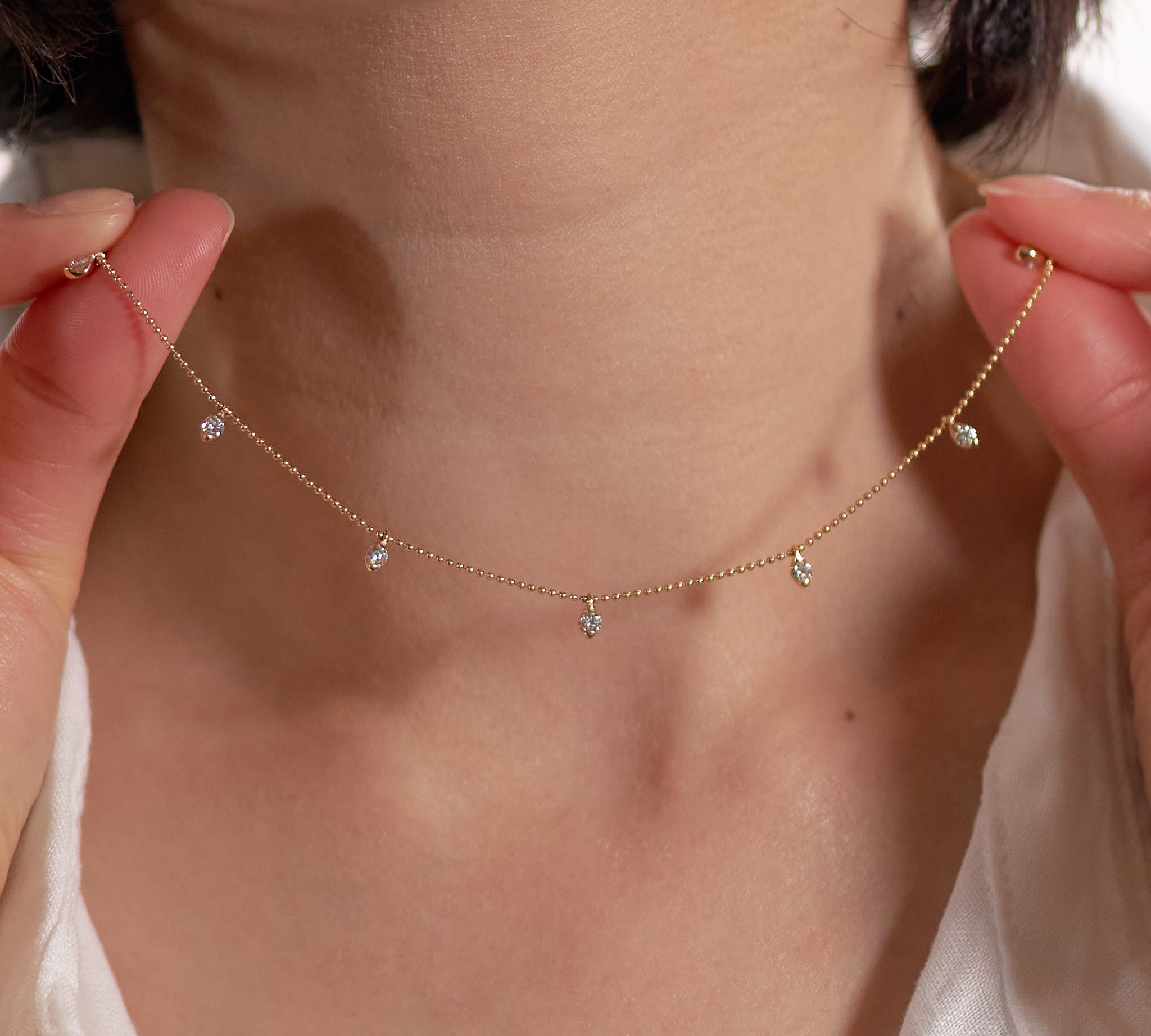 440 Basic ダイヤモンド ステーションネックレス 着用イメージ