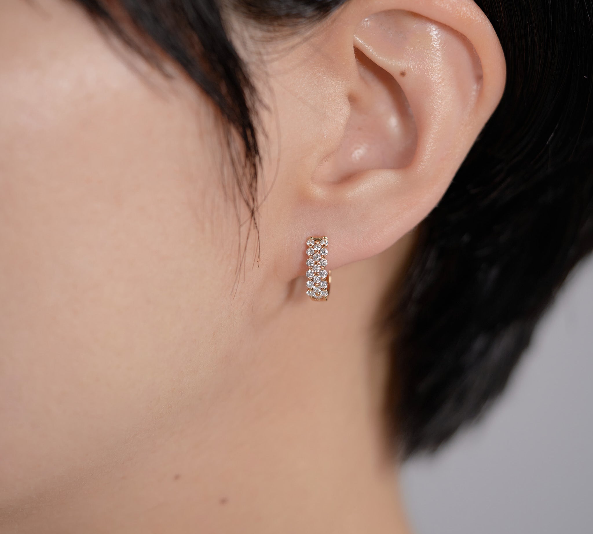 440 Basic パヴェ ダイヤモンド フープピアス 着用イメージ