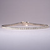 440 Basic Classic ダイヤモンド テニスブレスレット 2ct 着用イメージ