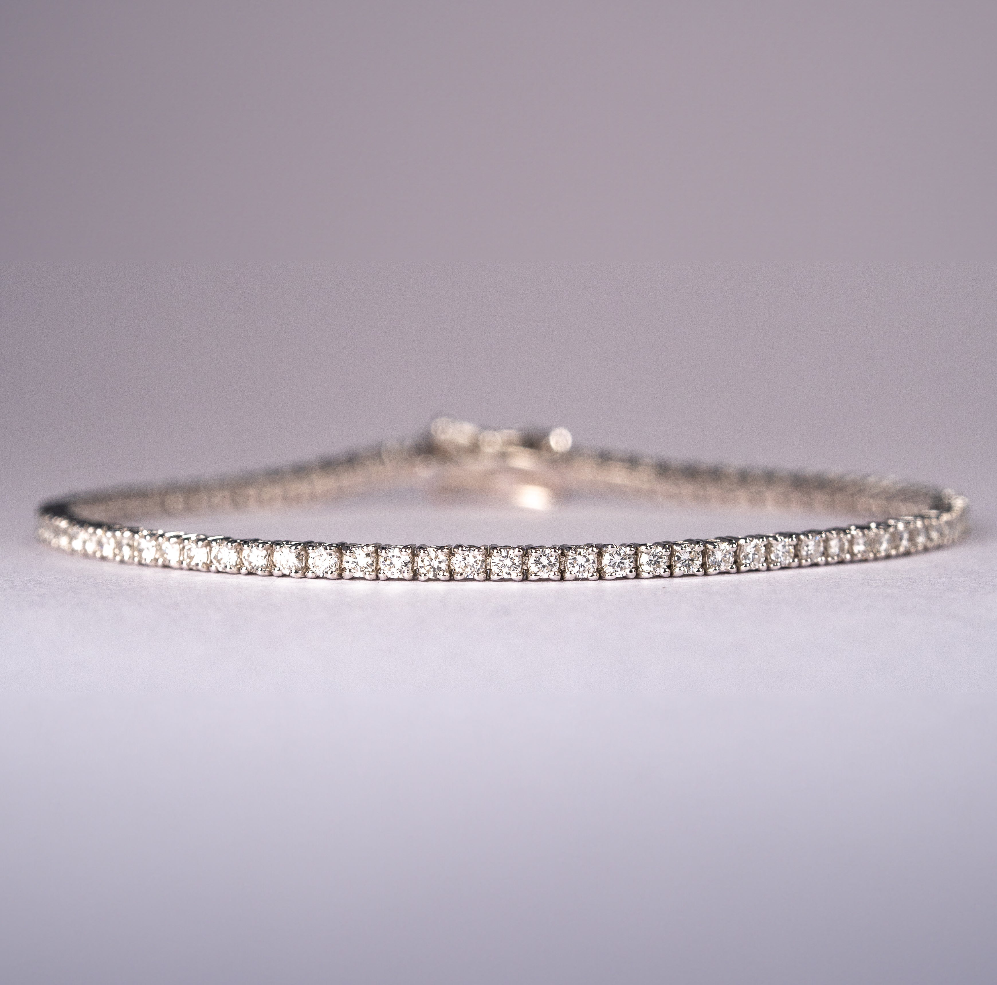 440 Basic Classic ダイヤモンド テニスブレスレット 2ct 着用イメージ