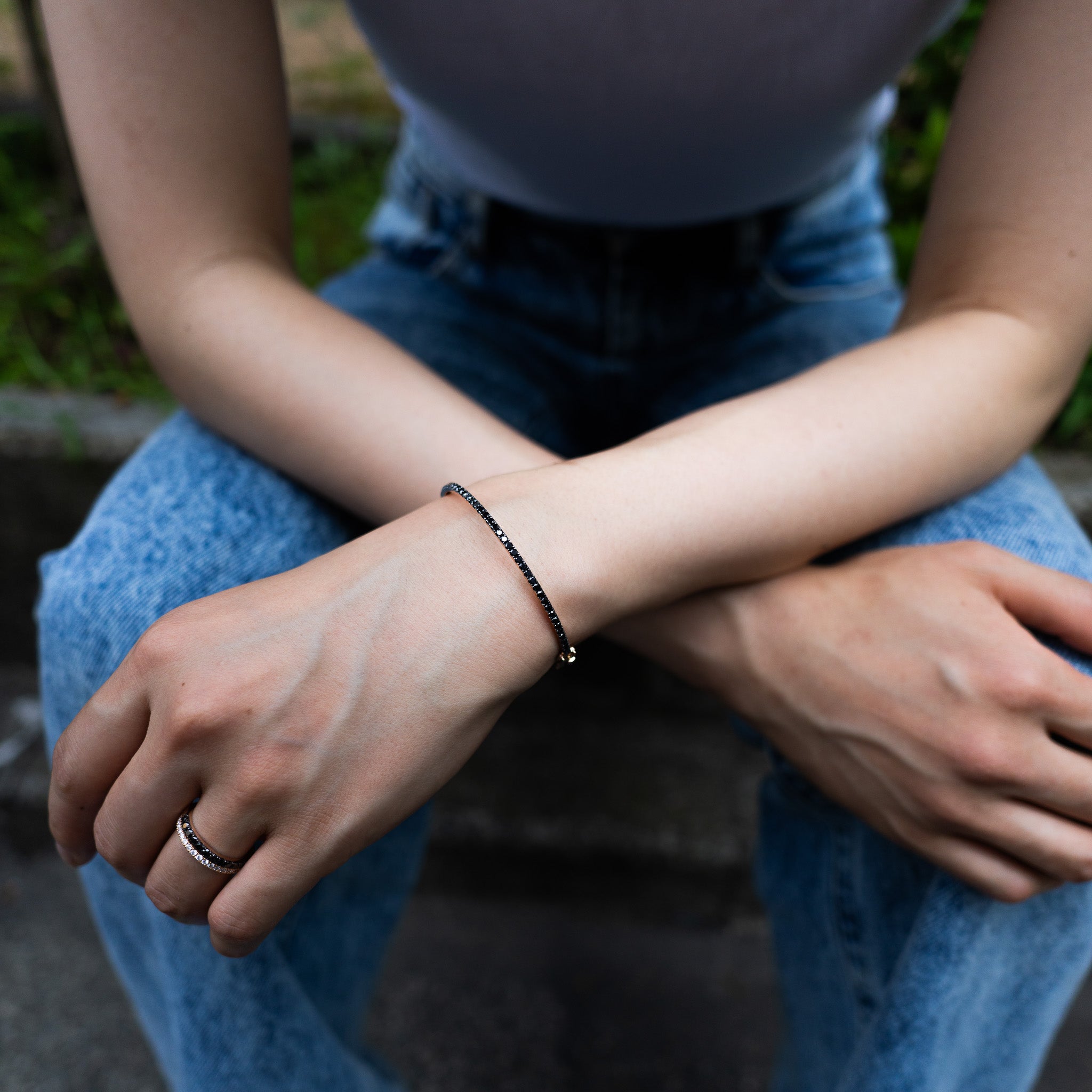 ete ブラックダイヤモンド　バングル ete ブラックダイヤモンドバングル