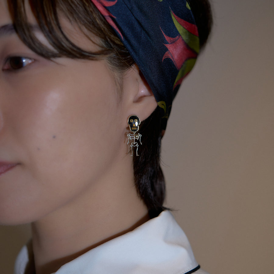 【 ハロウィン限定 】2way ブラックダイヤモンド スカルピアス（ストイック）
