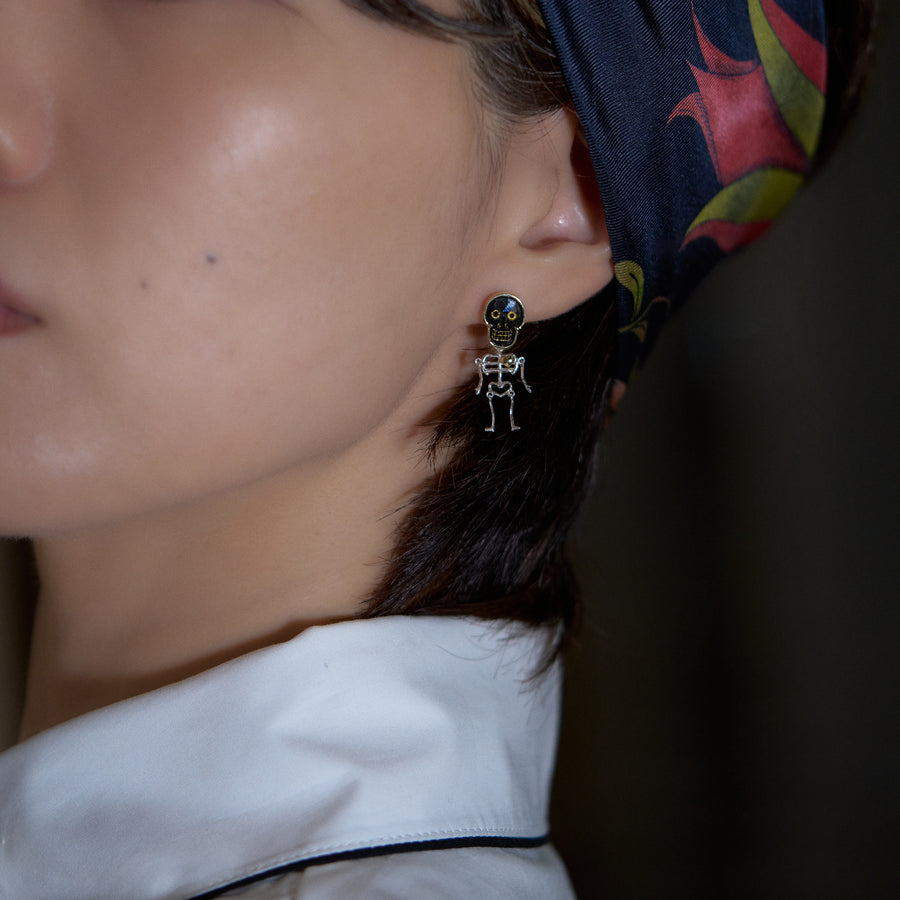 【 ハロウィン限定 】2way ブラックダイヤモンド スカルピアス（ジョリー）