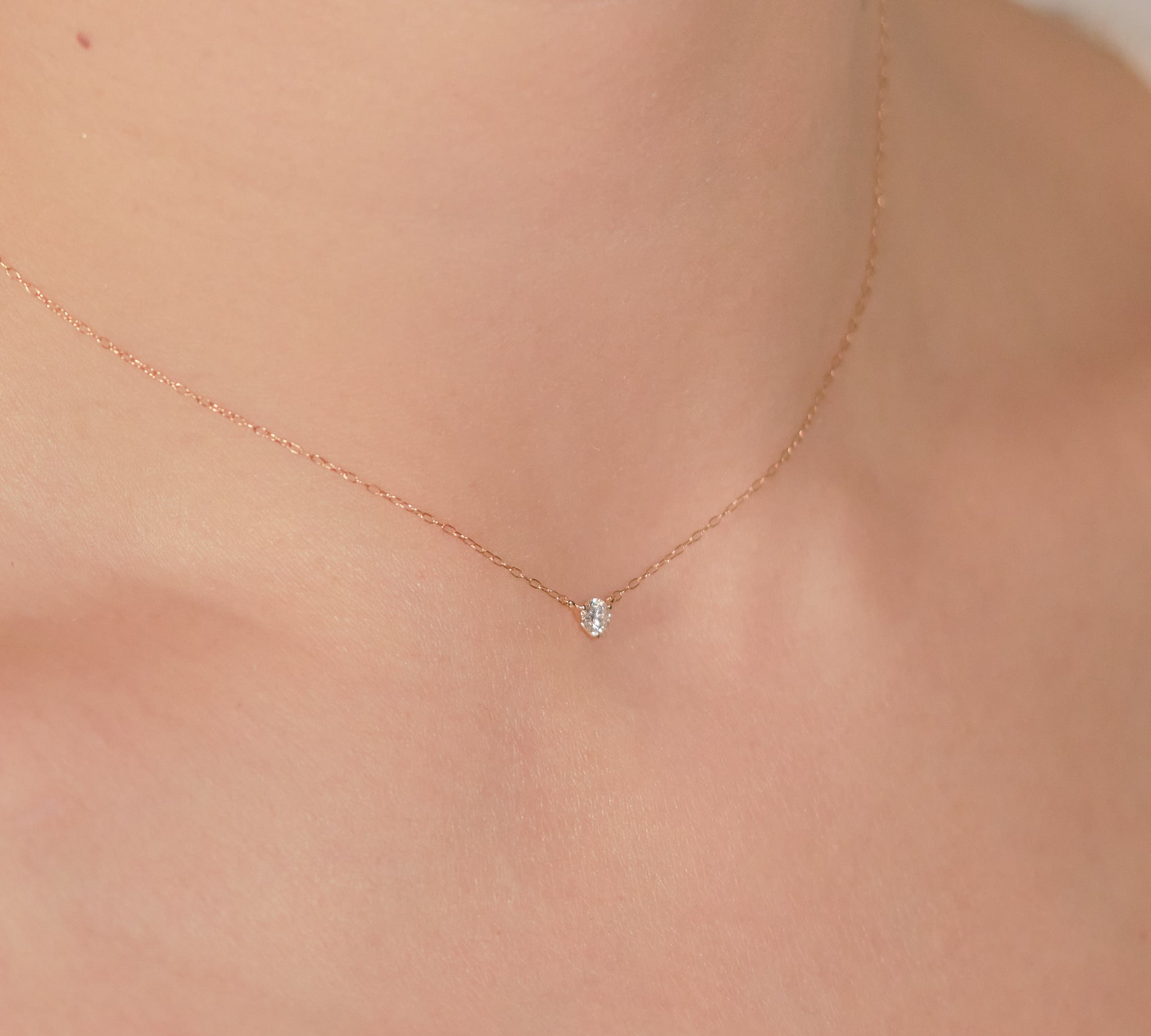 ダイヤモンド ネックレス 0.133ct 着用イメージ 胸元