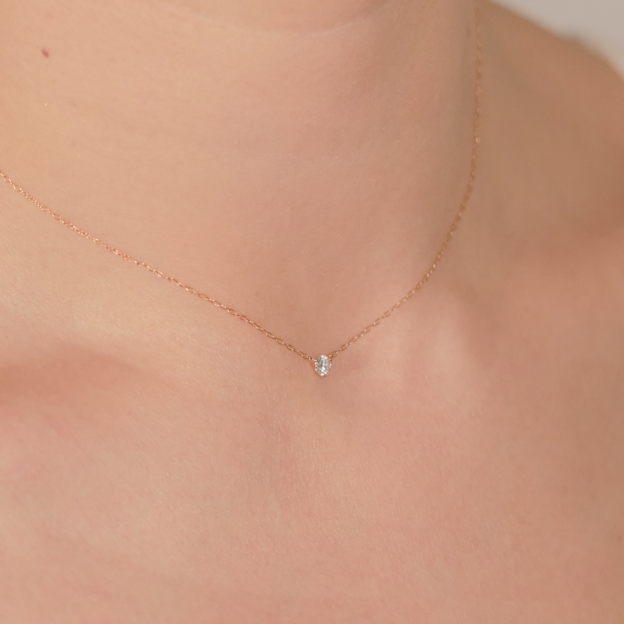 ダイヤモンド ネックレス 0.133ct 着用イメージ 胸元