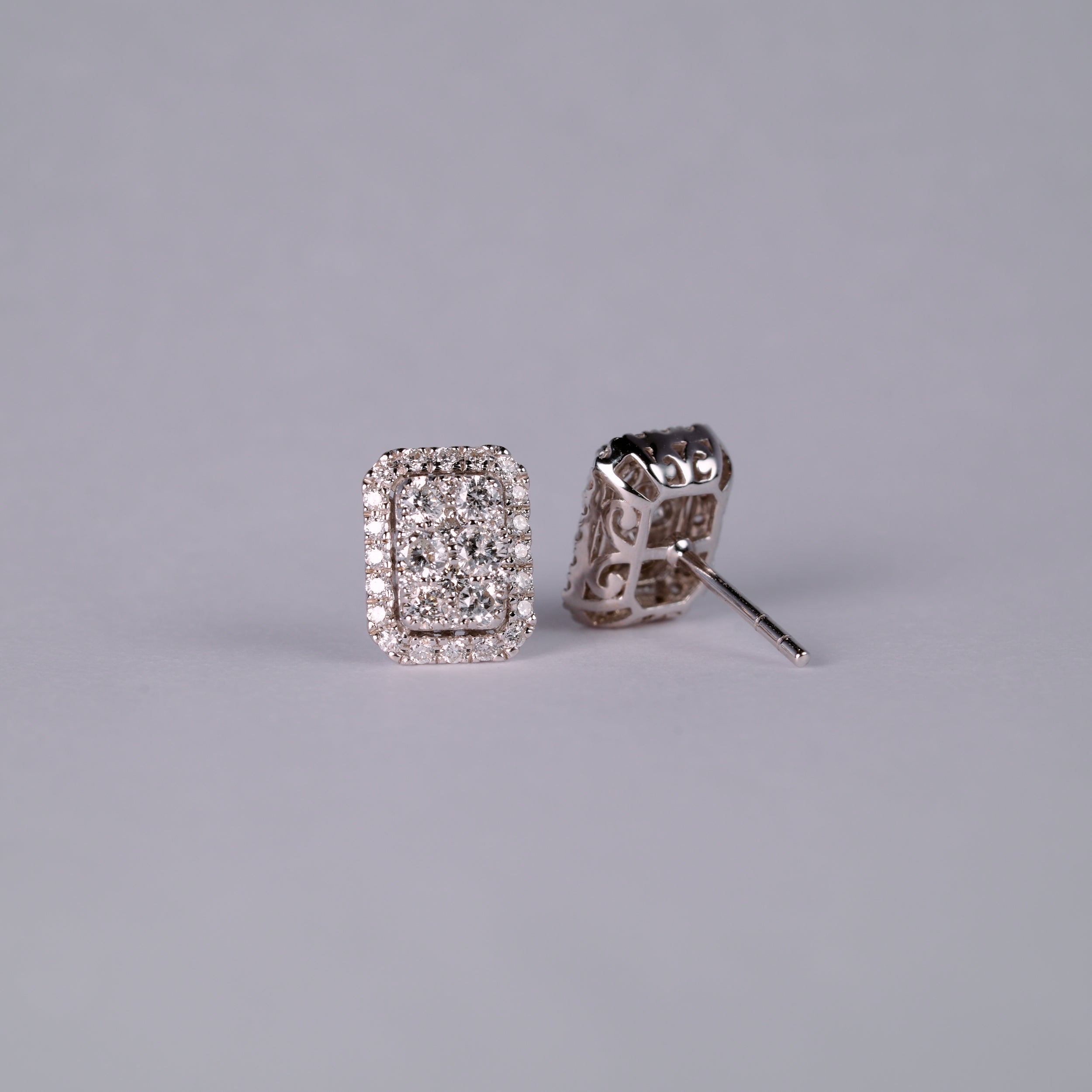 ダイヤモンド スクエア ピアス スタイリング