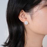 Evence Harmony ピアス 着用 ホワイトゴールド