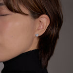 Evence Heart ダイヤモンド ピアス 着用イメージ