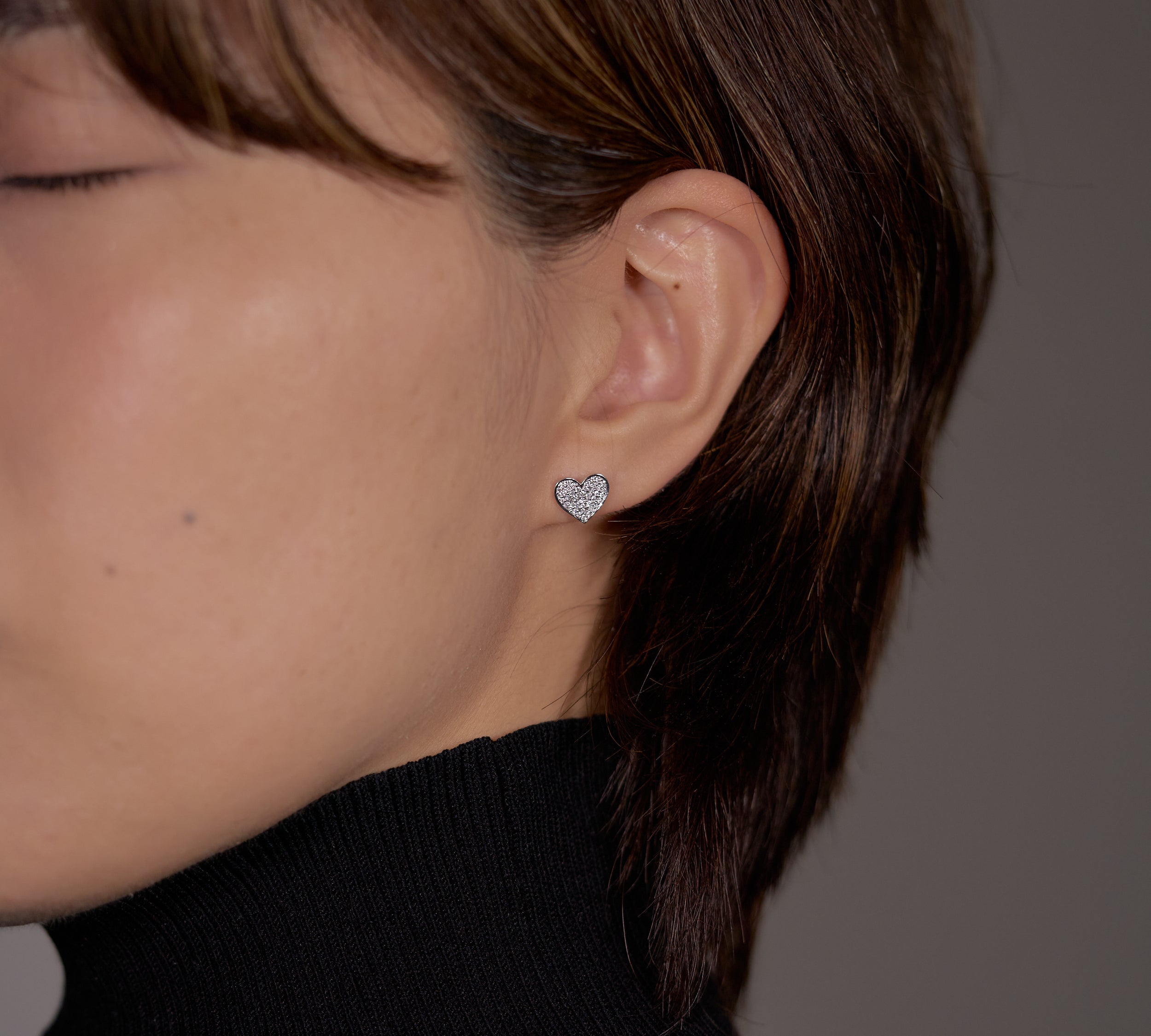 Evence Heart ダイヤモンド ピアス 着用イメージ