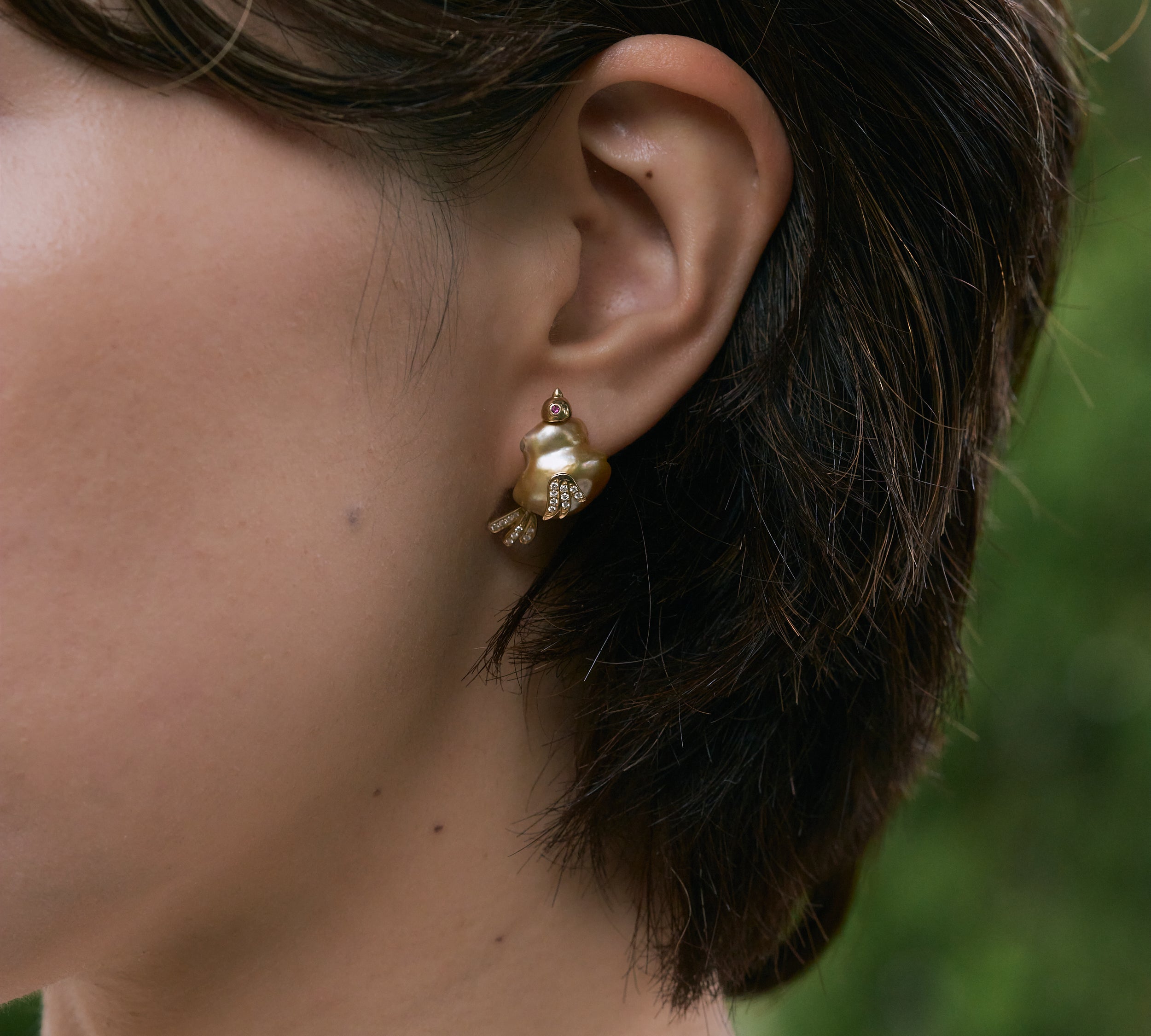 Murmur 南洋バロックパール アシンメトリーピアス 着用イメージ