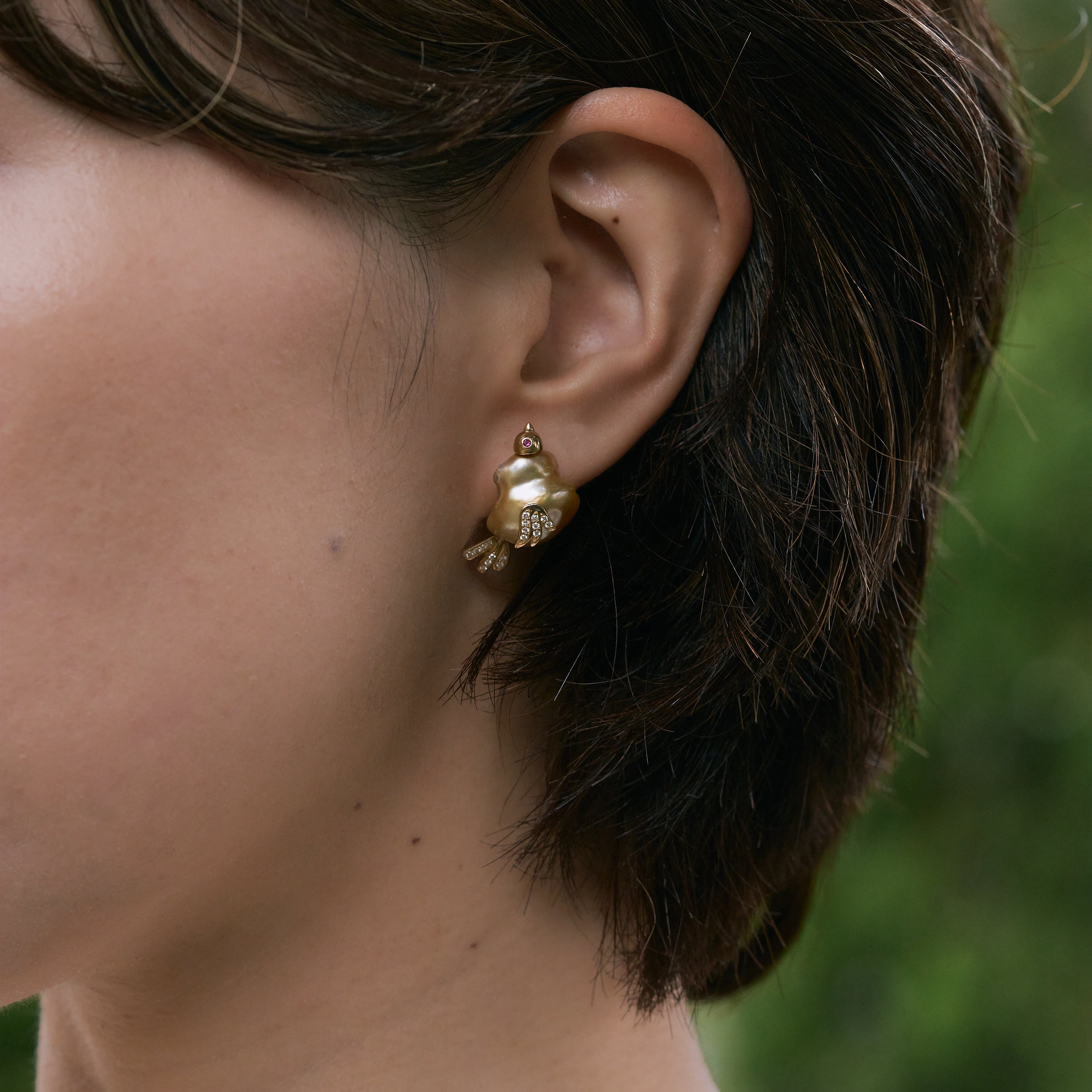 Murmur 南洋バロックパール アシンメトリーピアス 着用イメージ