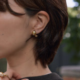 Murmur 南洋バロックパール シングルピアス 着用イメージ