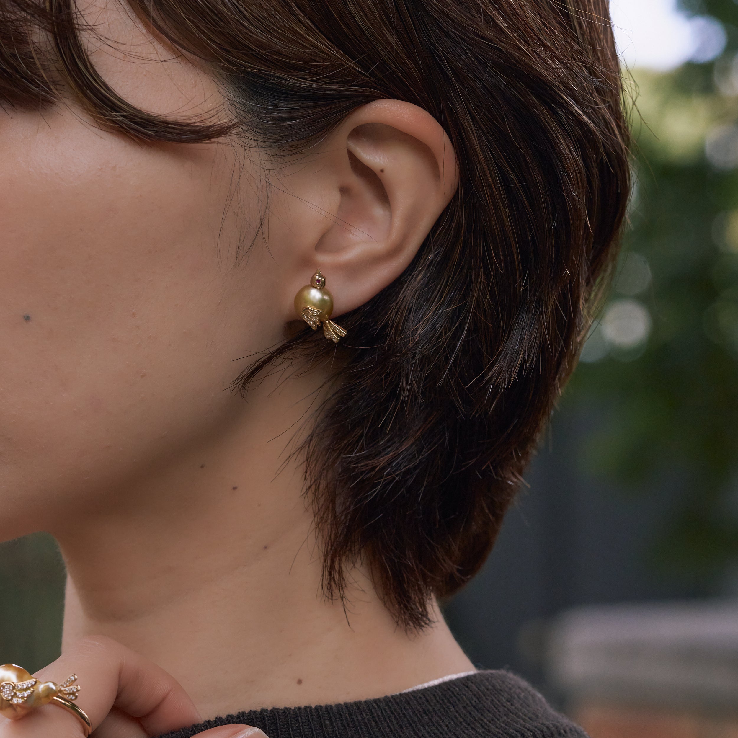 Murmur 南洋バロックパール シングルピアス 着用イメージ