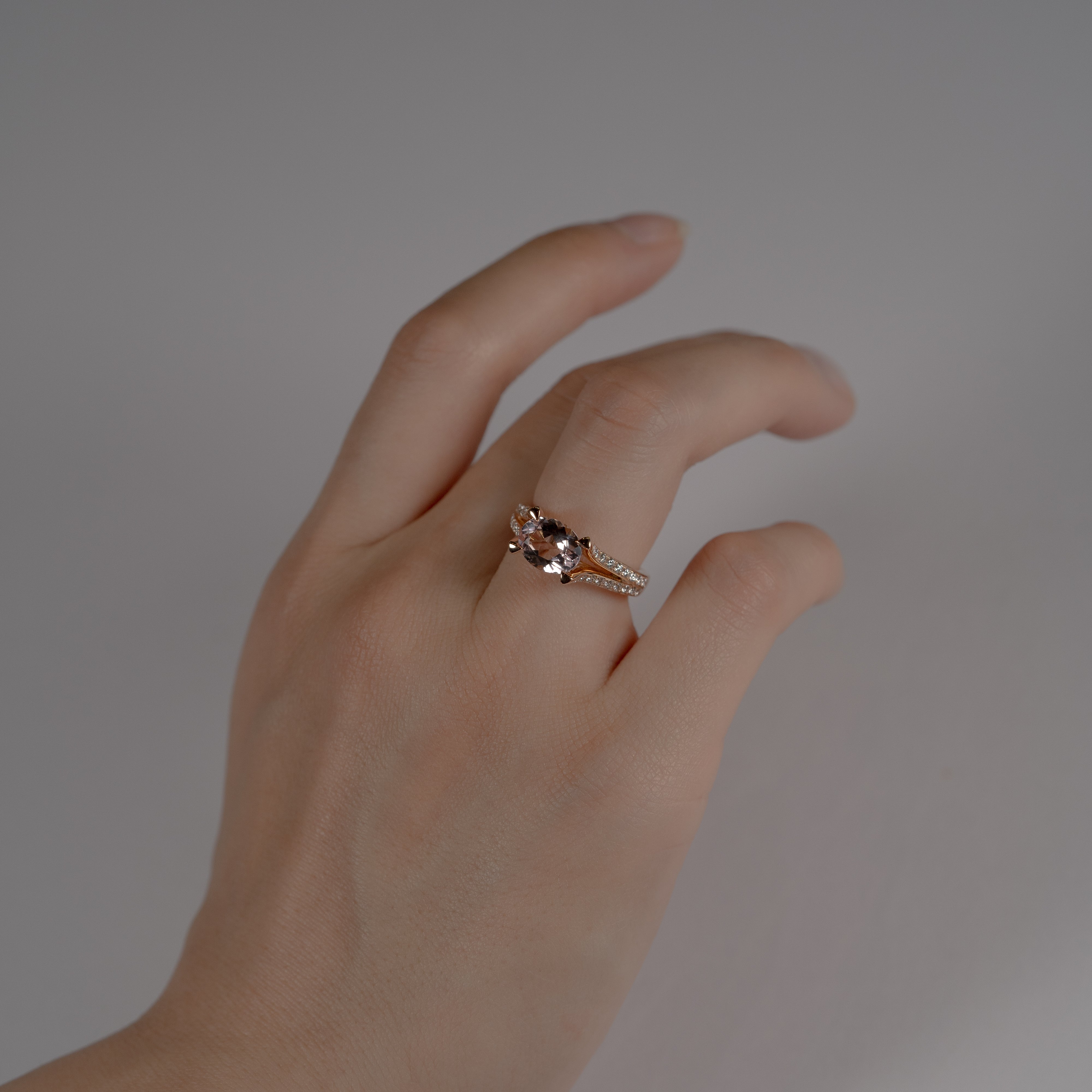 モルガナイト リング 1.84ct スタイリング