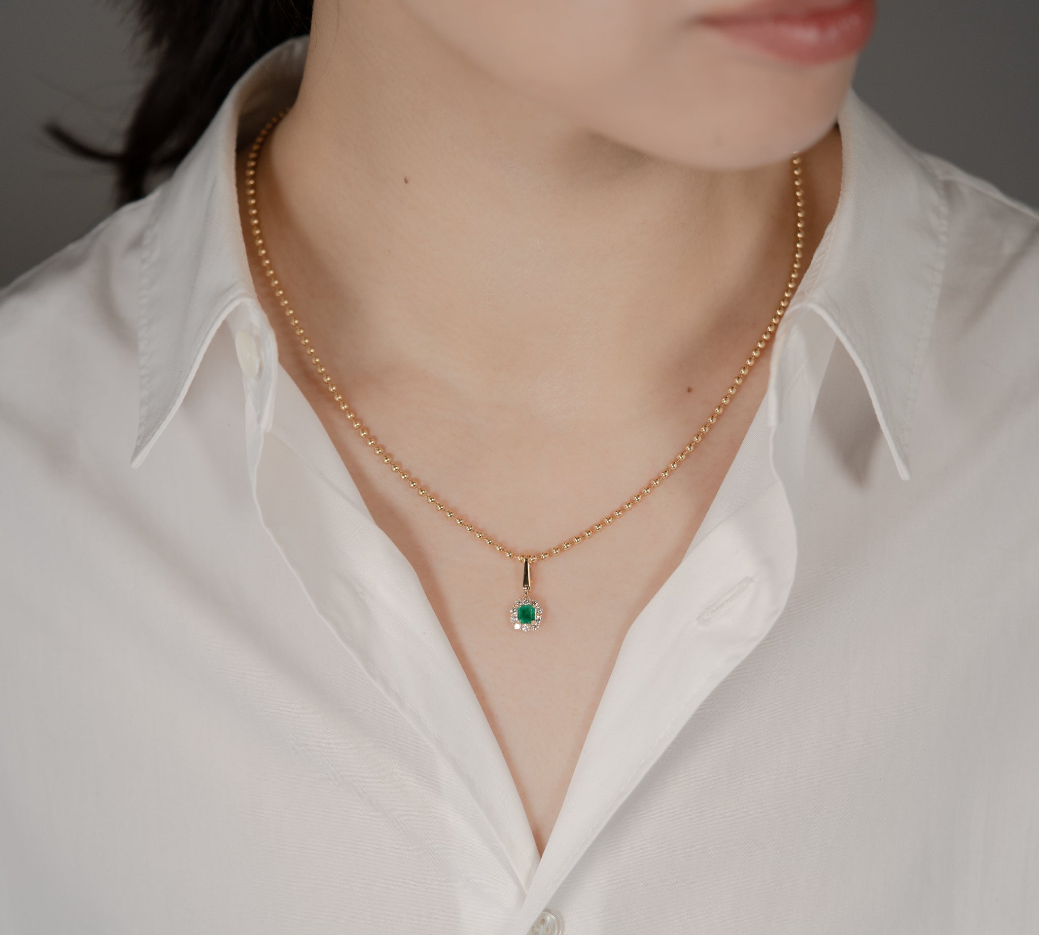 Tutu×Act エメラルド チャーム 0.28ct 着用イメージ