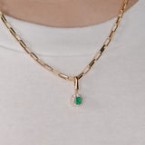 Tutu×Act エメラルド 0.41ct チャーム 着用イメージ