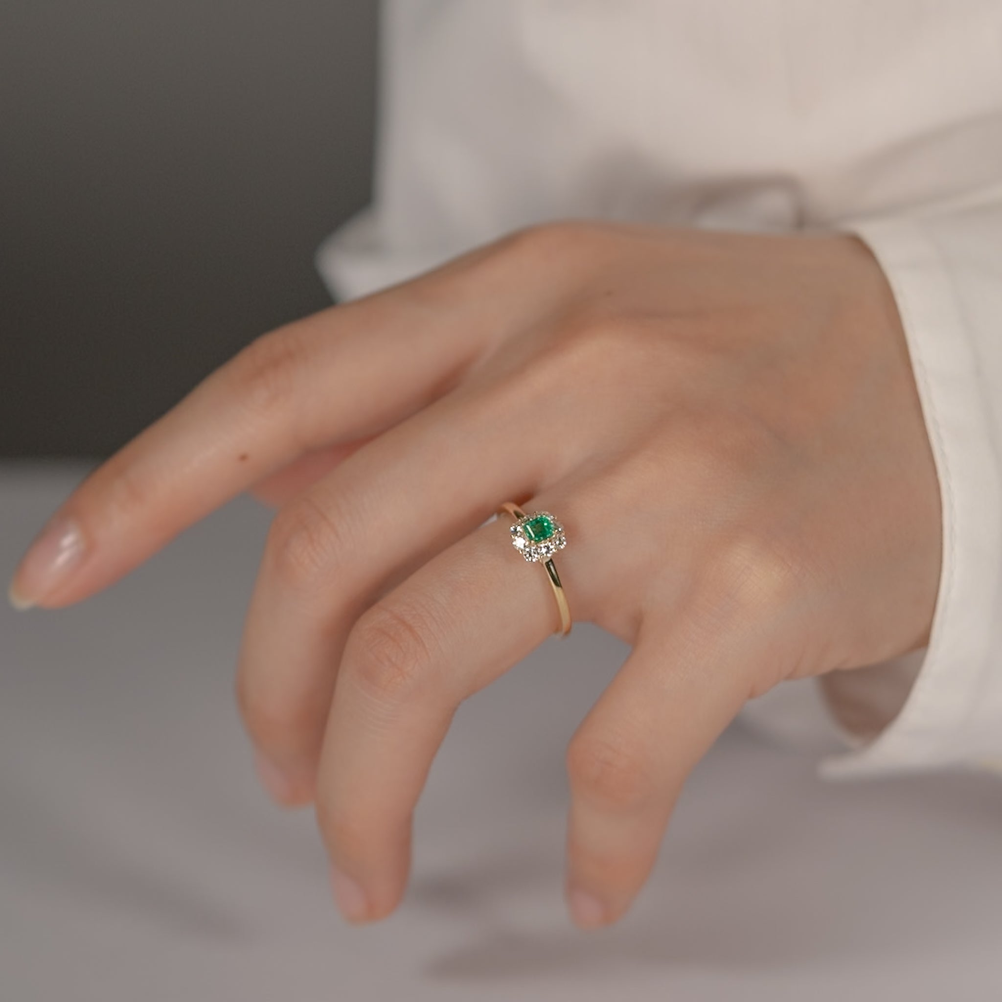 Tutu エメラルド リング 0.20ct 着用イメージ