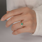 Tutu エメラルド リング 0.20ct 着用 クローズアップ