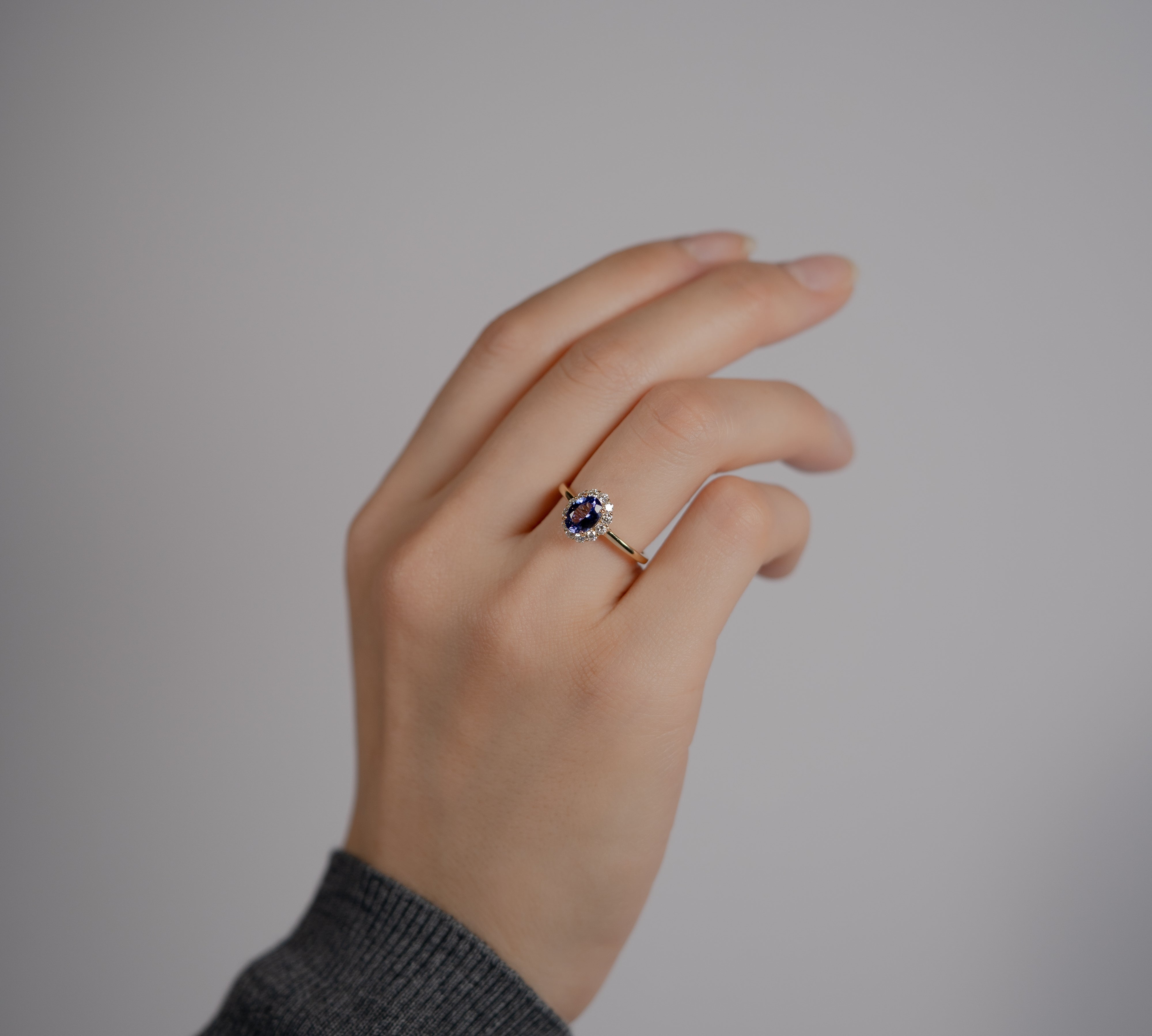 Tutu タンザナイト リング 0.88ct 着用イメージ