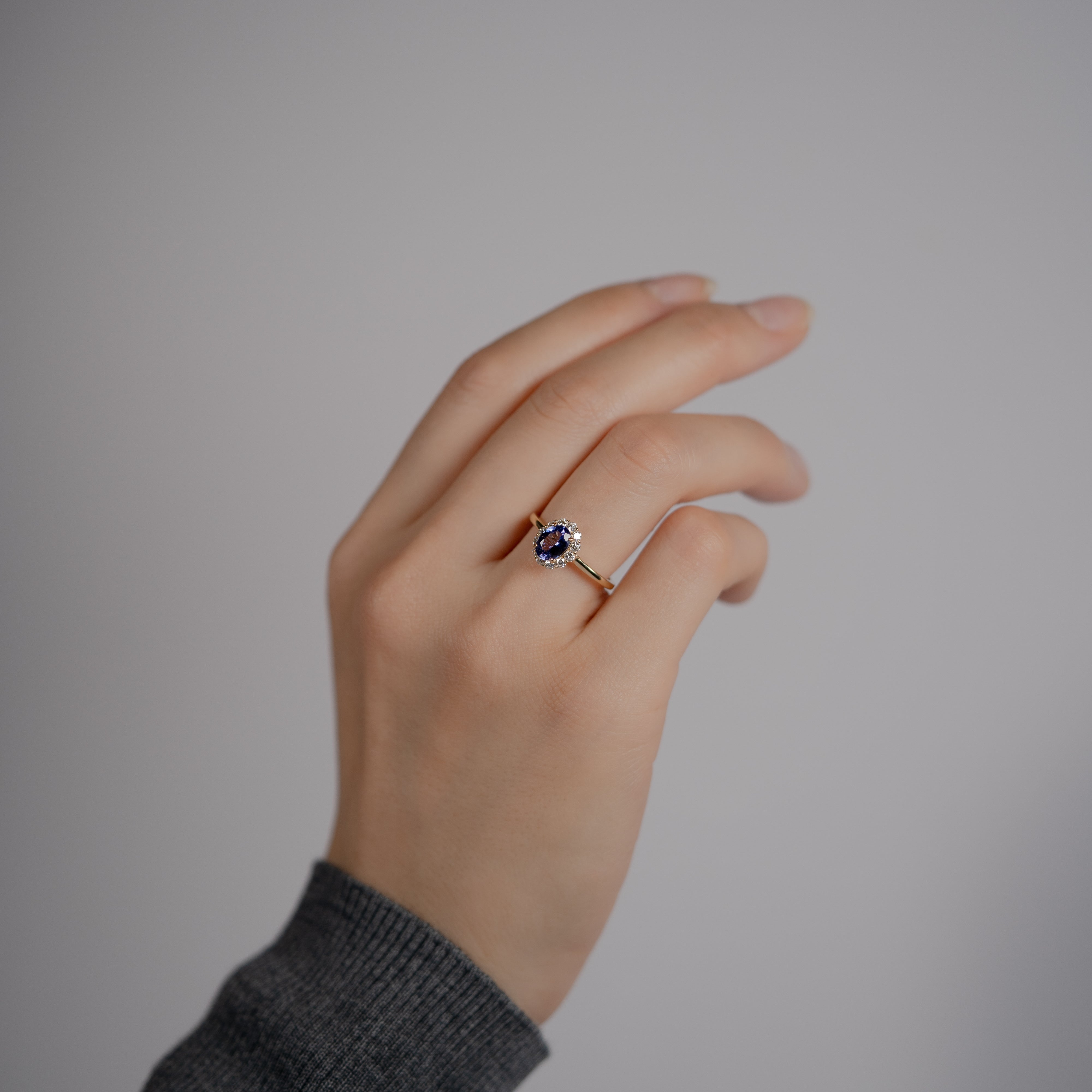 Tutu タンザナイト リング 0.88ct 着用イメージ