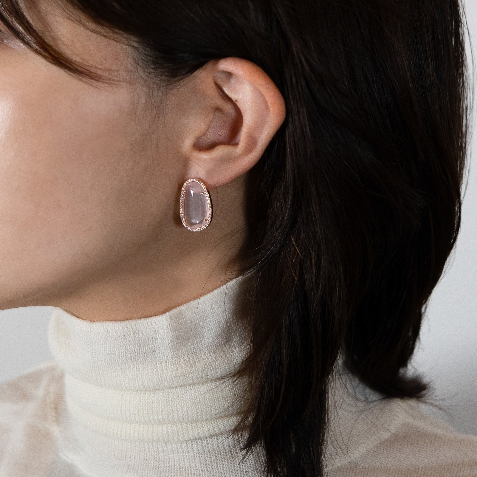 Water Lip Emotion ローズクォーツ ピアス K18ピンクゴールド  着用